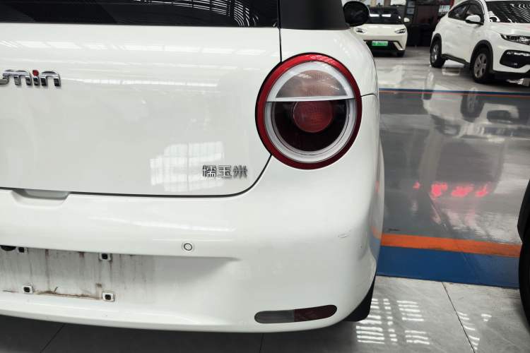 Used CHANGAN NEVO Lumin 2023 301km Honey Dew Edition Right Rear Taillight