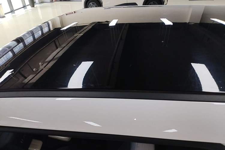 Used CHANGAN NEVO Lumin 2023 301km Honey Dew Edition Roof