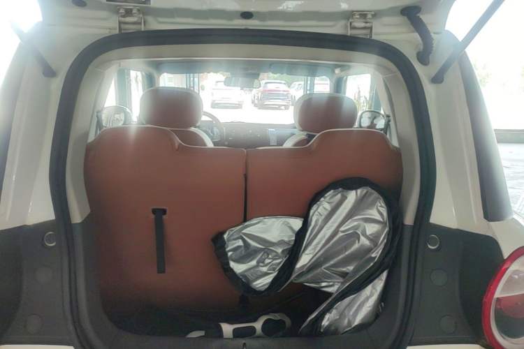 Used CHANGAN NEVO Lumin 2023 301km Honey Dew Edition Trunk