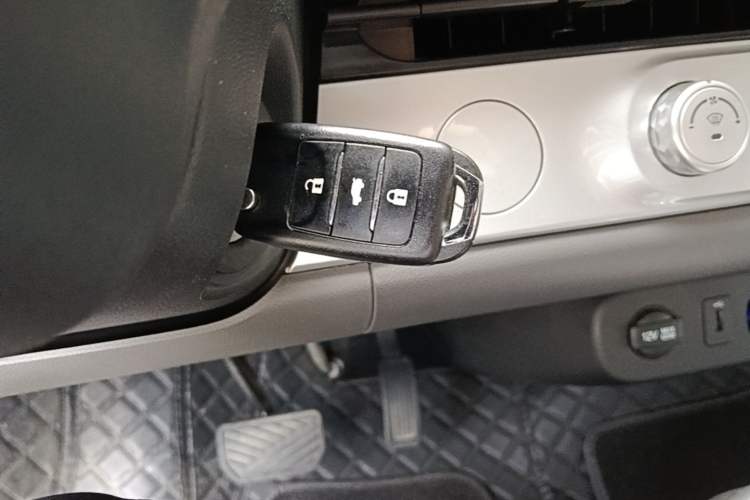 Used CHANGAN NEVO Lumin 2023 301km Honey Dew Edition Vehicle Key
