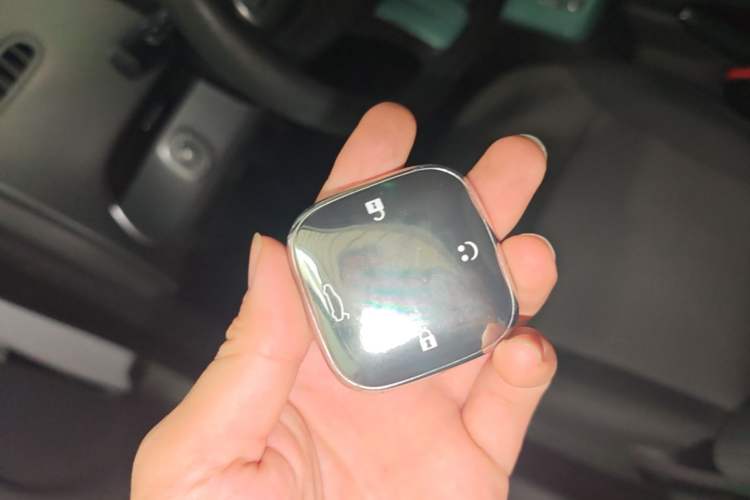 Used CHANGAN NEVO Lumin 2023 301km Honey Dew Edition Vehicle Key