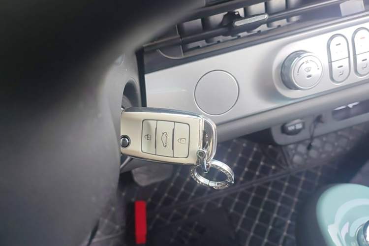 Used CHANGAN NEVO Lumin 2023 301km Honey Dew Edition Vehicle Key