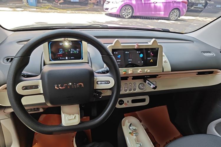 Used CHANGAN NEVO Lumin 2023 301km Honey Dew Edition Center Console