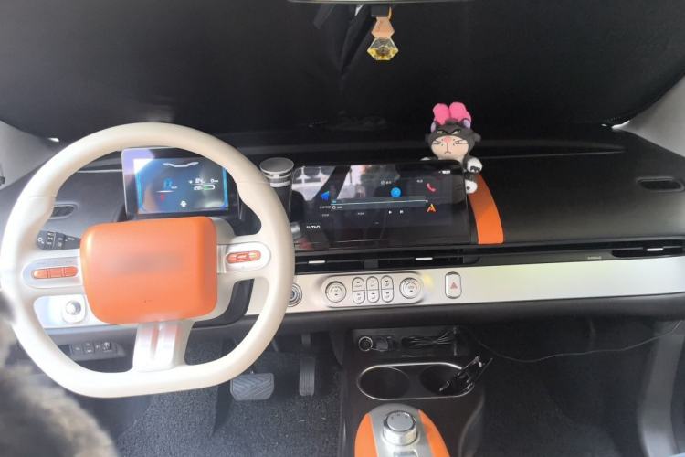 Used CHANGAN NEVO Lumin 2023 301km Honey Dew Edition Center Console