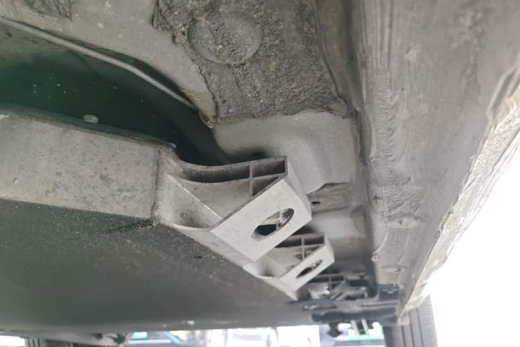 Used CHANGAN NEVO Lumin 2023 301km Honey Dew Edition Chassis Front Left
