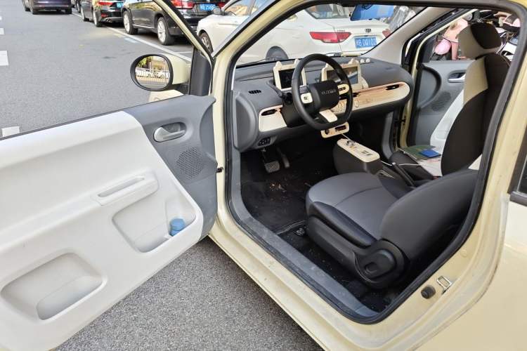 Used CHANGAN NEVO Lumin 2023 301km Honey Dew Edition Driver Seat