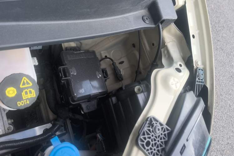Used CHANGAN NEVO Lumin 2023 301km Honey Dew Edition Engine Bay Left