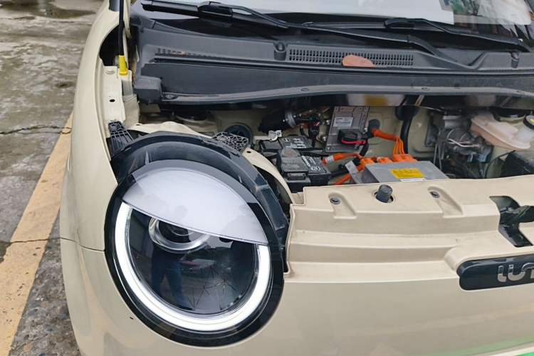 Used CHANGAN NEVO Lumin 2023 301km Honey Dew Edition Engine Bay Right
