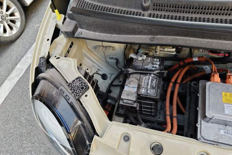 Used CHANGAN NEVO Lumin 2023 301km Honey Dew Edition Engine Bay Right