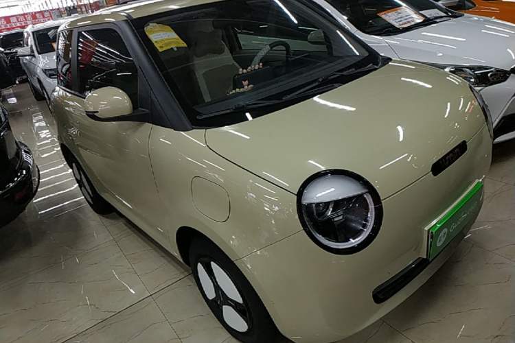 Used CHANGAN NEVO Lumin 2023 205km Xiangqin Version Front Right 45 Deg