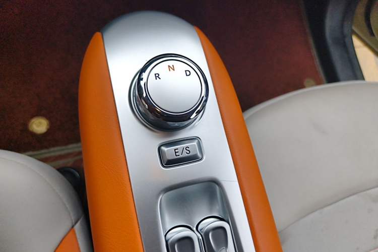 Used CHANGAN NEVO Lumin 2023 301km Honey Dew Edition Gear Lever