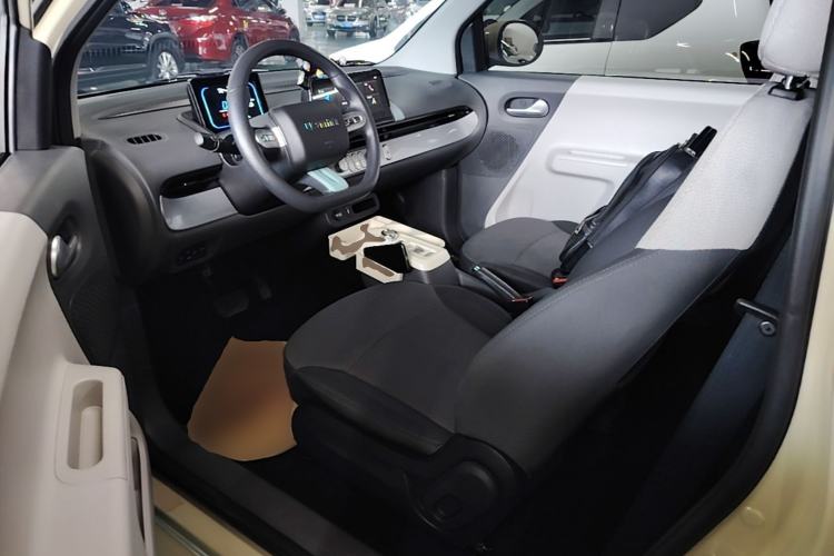 Used CHANGAN NEVO Lumin 2023 301km Honey Dew Edition Left Front Seat