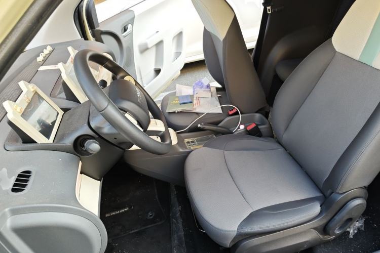 Used CHANGAN NEVO Lumin 2023 301km Honey Dew Edition Left Front Seat