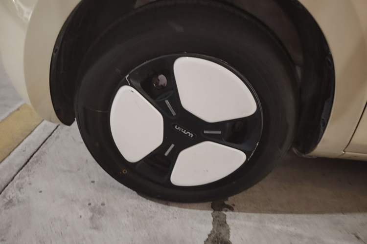 Used CHANGAN NEVO Lumin 2023 205km Xiangqin Version Left Front Wheel Hub