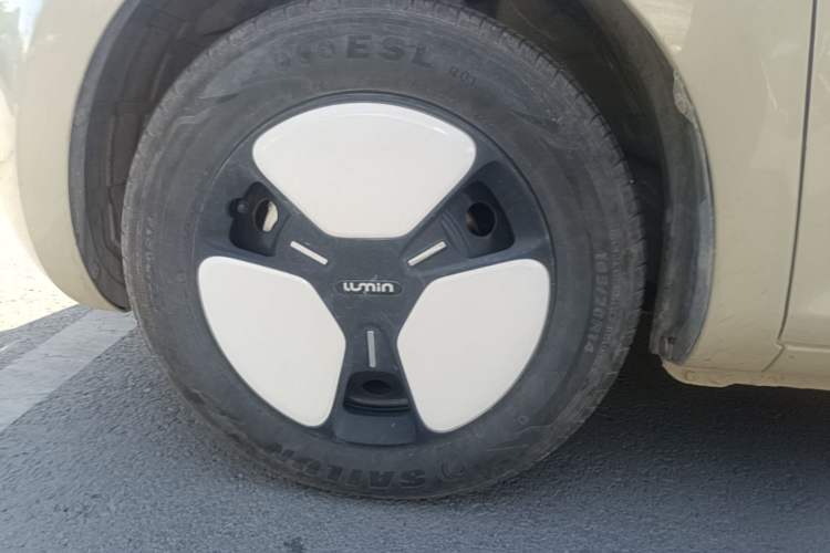 Used CHANGAN NEVO Lumin 2023 205km Xiangqin Version Left Front Wheel Hub