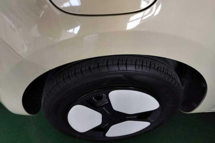 Used CHANGAN NEVO Lumin 2023 301km Honey Dew Edition Left Front Wheel Hub