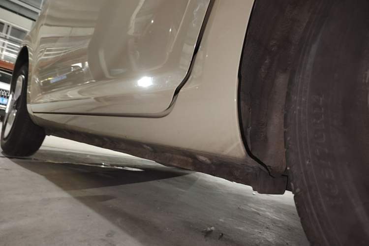Used CHANGAN NEVO Lumin 2023 205km Xiangqin Version Left Side Sill