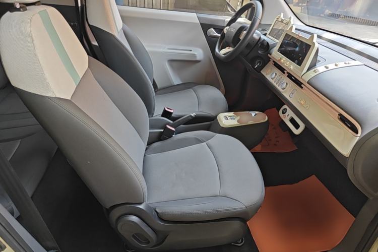 Used CHANGAN NEVO Lumin 2023 301km Honey Dew Edition Right Front Seat
