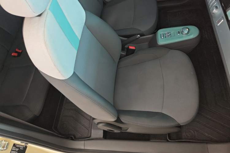 Used CHANGAN NEVO Lumin 2023 301km Honey Dew Edition Right Front Seat