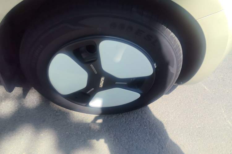 Used CHANGAN NEVO Lumin 2023 205km Xiangqin Version Right Front Wheel Hub