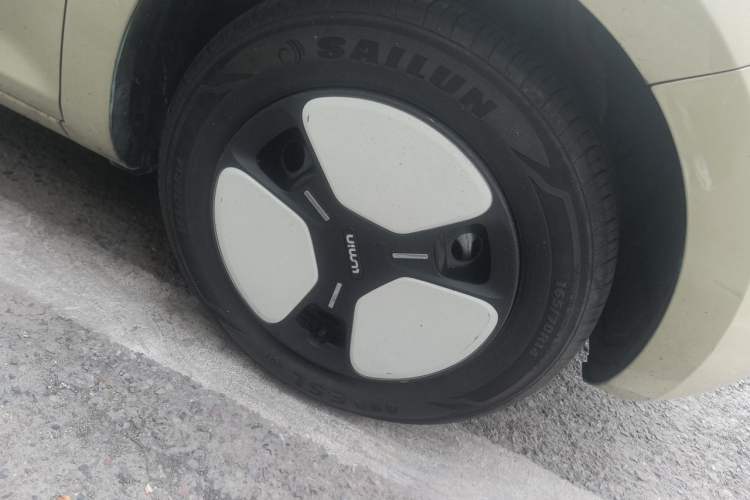 Used CHANGAN NEVO Lumin 2023 301km Honey Dew Edition Right Front Wheel Hub