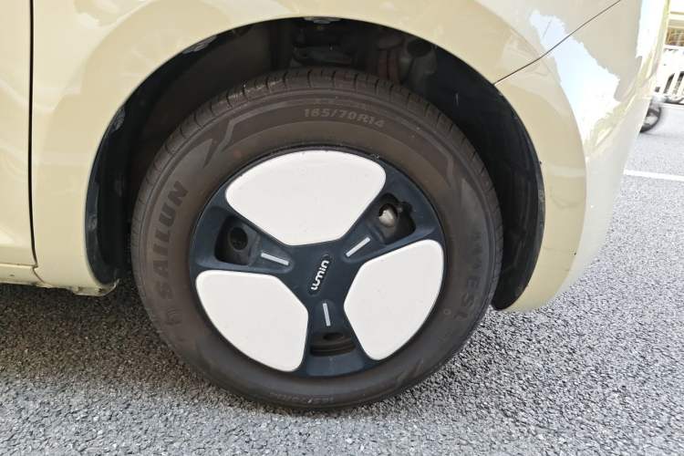 Used CHANGAN NEVO Lumin 2023 301km Honey Dew Edition Right Front Wheel Hub