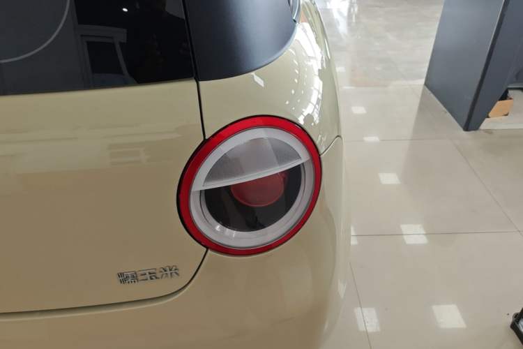 Used CHANGAN NEVO Lumin 2023 301km Honey Dew Edition Right Rear Taillight