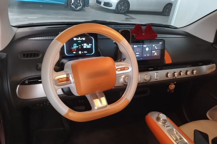 Used CHANGAN NEVO Lumin 2024 205km Orange Wind Edition Center Console