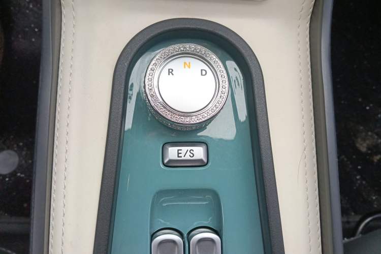 Used CHANGAN NEVO Lumin 2024 130km Qingyue Version Gear Lever