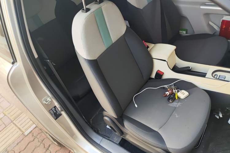 Used CHANGAN NEVO Lumin 2024 301km Orange Wind Edition Right Front Seat