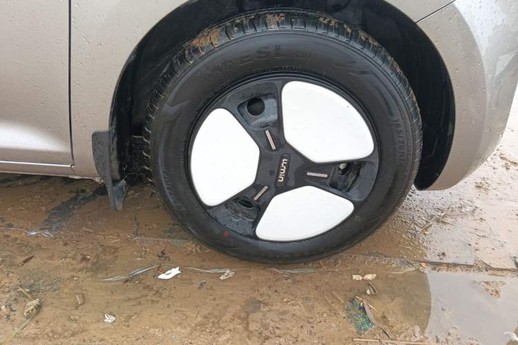 Used CHANGAN NEVO Lumin 2024 130km Qingyue Version Right Front Wheel Hub