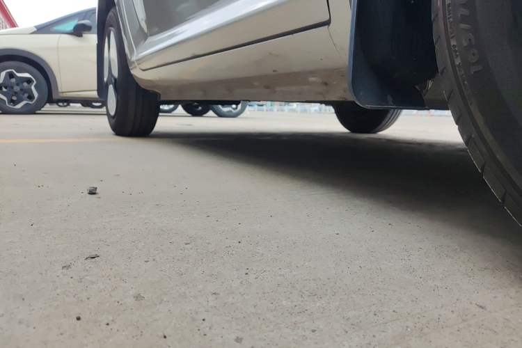 Used CHANGAN NEVO Lumin 2024 301km Orange Wind Edition Right Side Sill