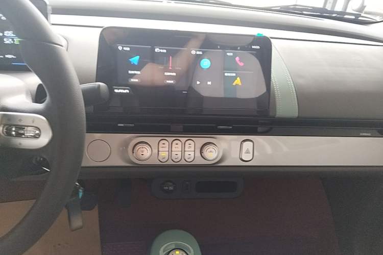 Used CHANGAN NEVO Lumin 2024 205km Orange Wind Edition Audio And AC Panel