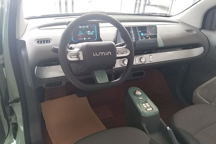 Used CHANGAN NEVO Lumin 2024 205km Orange Wind Edition Center Console