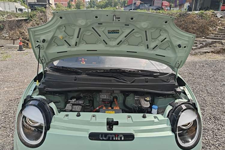 Used CHANGAN NEVO Lumin 2024 205km Orange Wind Edition Engine Bay