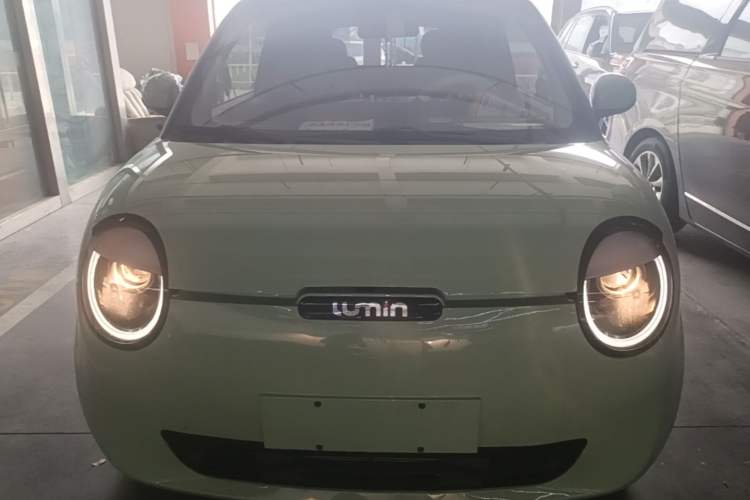 Used CHANGAN NEVO Lumin 2024 205km Orange Wind Edition Front
