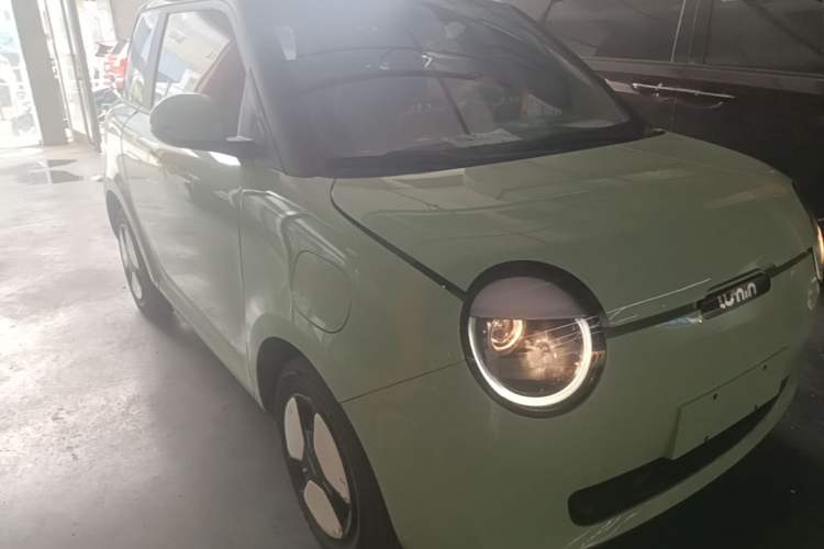 Used CHANGAN NEVO Lumin 2024 205km Orange Wind Edition Front Right 45 Deg