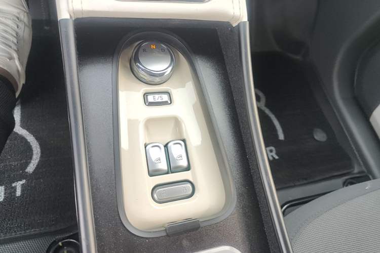 Used CHANGAN NEVO Lumin 2024 205km Launch Edition Gear Lever