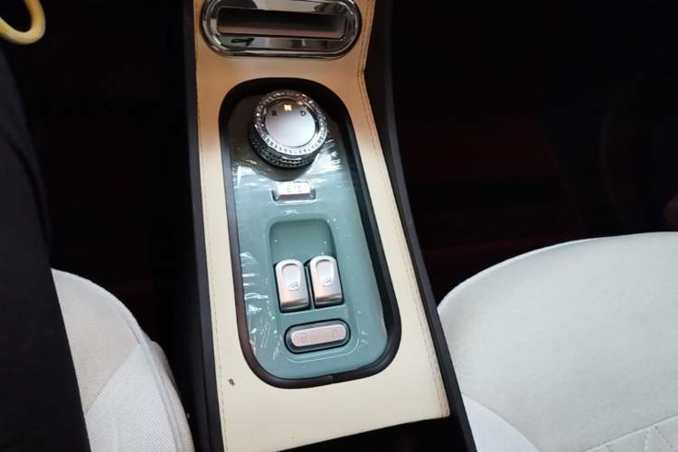 Used CHANGAN NEVO Lumin 2024 205km Launch Edition Gear Lever
