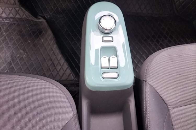 Used CHANGAN NEVO Lumin 2024 205km Launch Edition Gear Lever