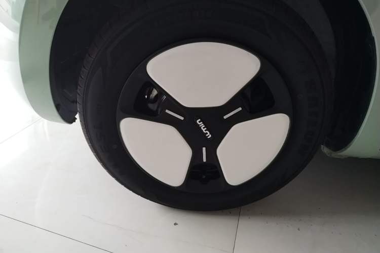 Used CHANGAN NEVO Lumin 2024 130km Qingyue Version Left Front Wheel Hub