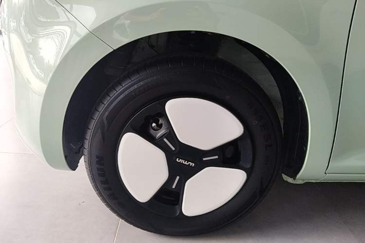Used CHANGAN NEVO Lumin 2024 205km Orange Wind Edition Left Front Wheel Hub