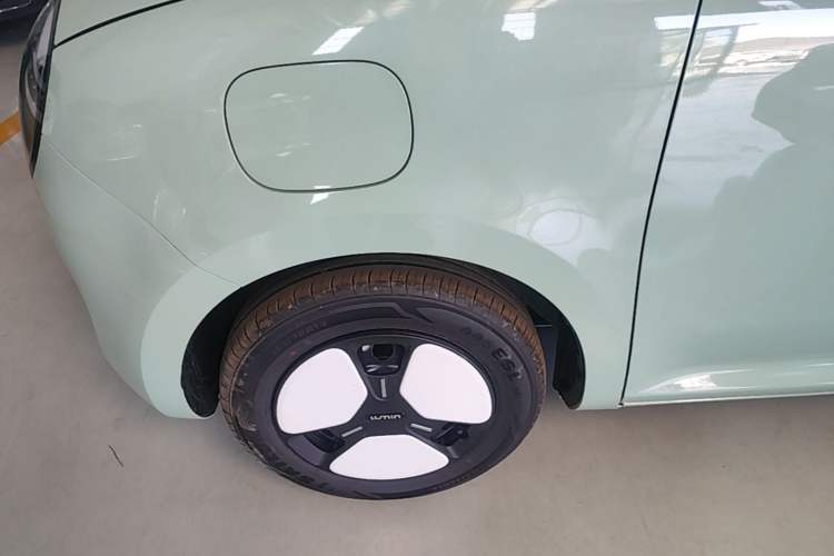 Used CHANGAN NEVO Lumin 2024 130km Qingyue Version Left Front Wheel Hub