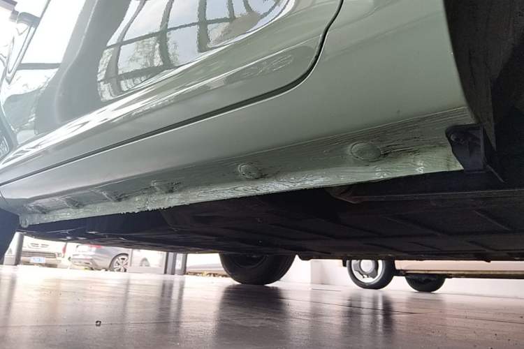 Used CHANGAN NEVO Lumin 2024 205km Orange Wind Edition Left Side Sill