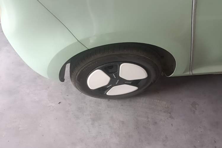 Used CHANGAN NEVO Lumin 2024 205km Orange Wind Edition Right Rear Wheel Hub