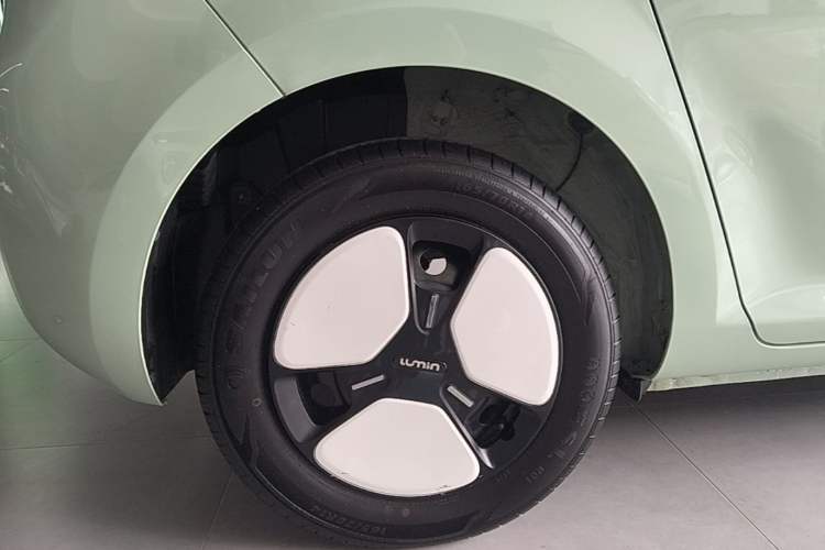 Used CHANGAN NEVO Lumin 2024 205km Orange Wind Edition Right Rear Wheel Hub