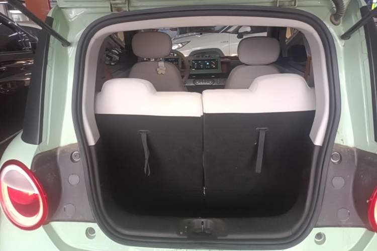 Used CHANGAN NEVO Lumin 2024 205km Orange Wind Edition Trunk