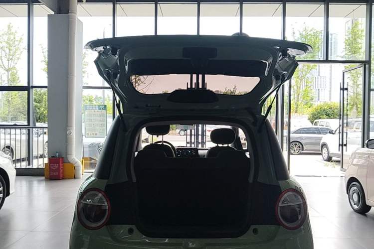 Used CHANGAN NEVO Lumin 2024 205km Orange Wind Edition Trunk