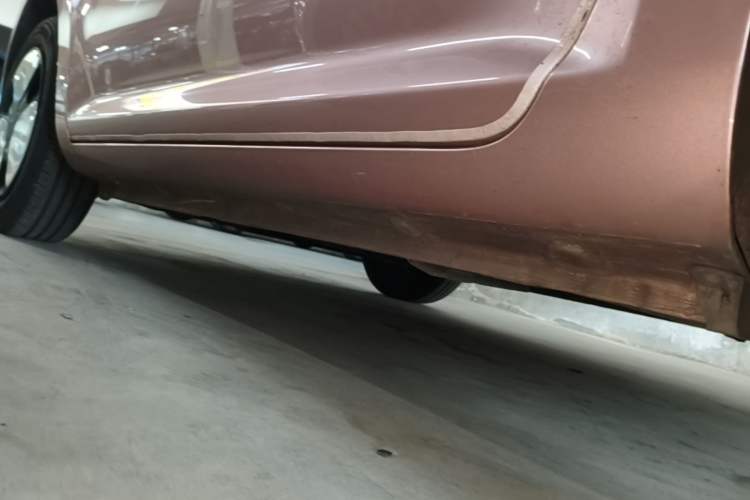 Used CHANGAN NEVO Lumin 2024 205km Orange Wind Edition Left Side Sill