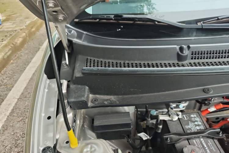 Used CHANGAN NEVO Lumin 2024 301km Launch Edition Engine Bay Right